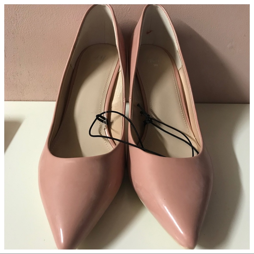 H&M Light Pink Patent Faux Leather Pumps